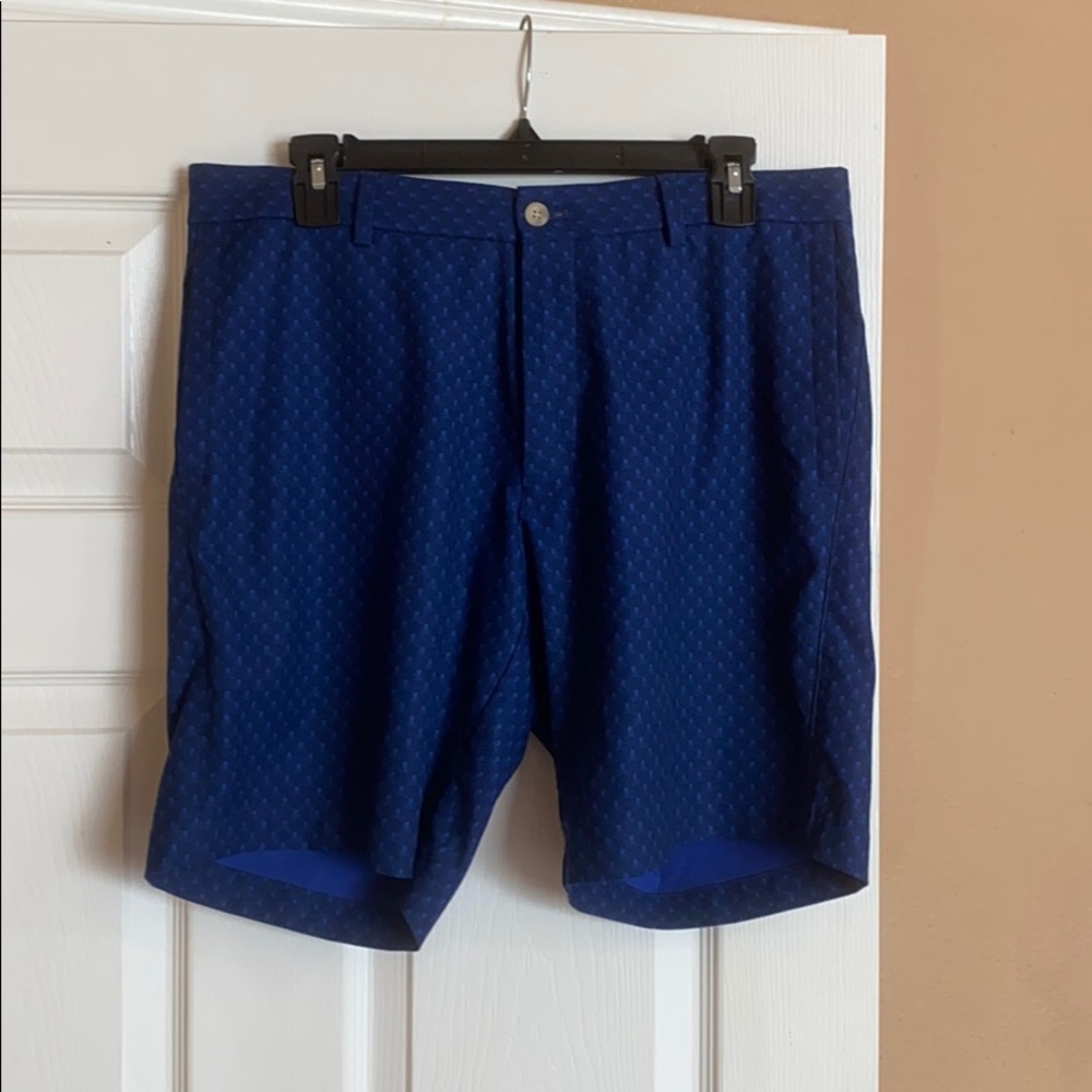 Peter Millar above knee shorts